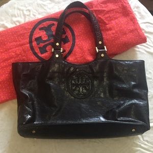Tory Burch Handbag - Unique Classic Style